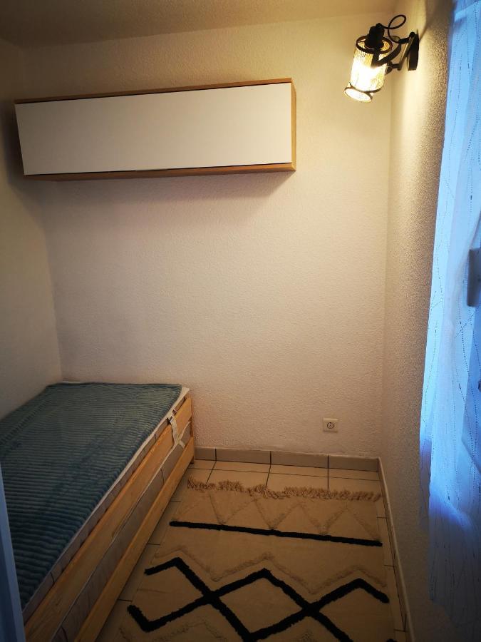 T2/4 Pers/ Rez De Jardin\pinede\piscine *